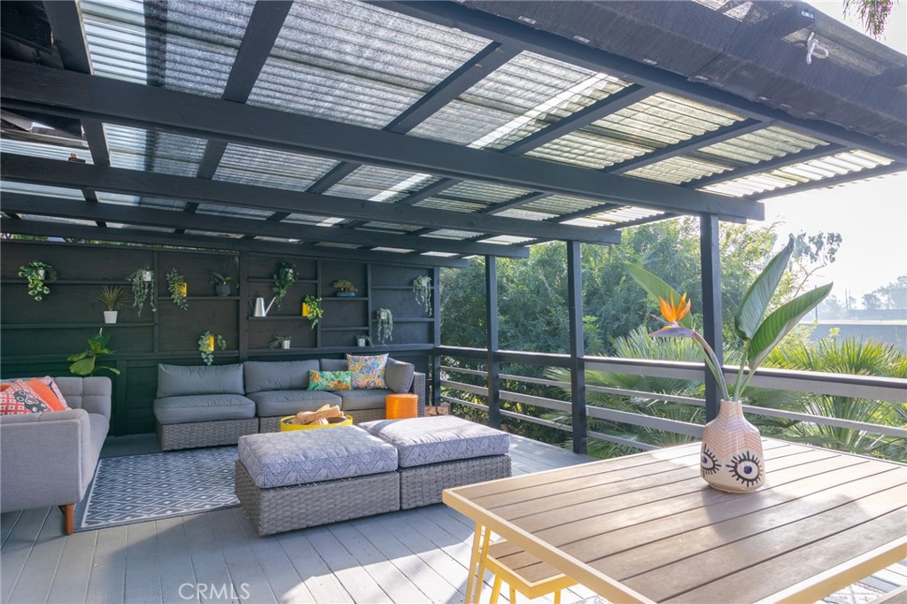 736 Griffith Place Laguna Beach, CA 92651 - Photo 8 of 24 a outdoor living space with patio furniture