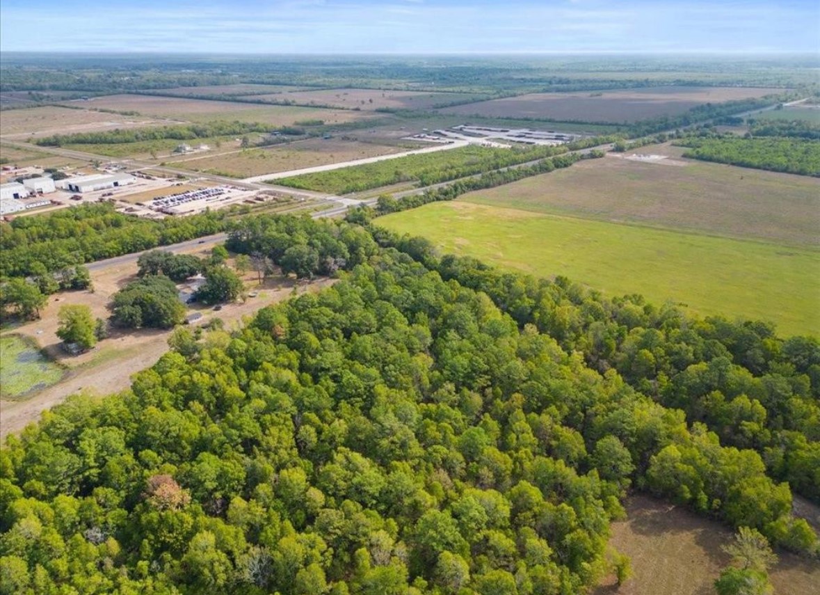 0 Us-90 Liberty, TX 77575 - Photo 5 of 7 a view of an ocean and beach