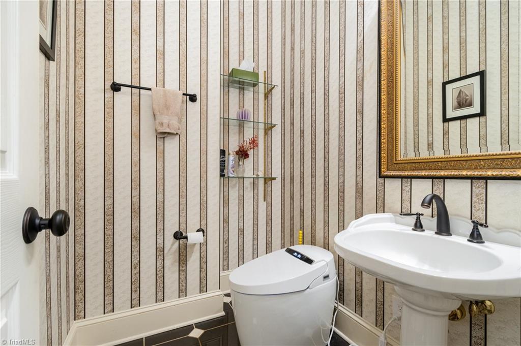2512 Burch Point High Point, NC 27265 - Photo 23 of 50 Gallery Image 23