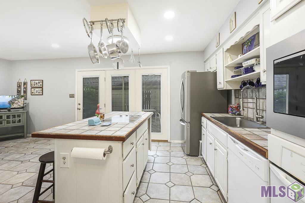 2606 Shadowbrook Drive Baton Rouge, LA 70816 - Photo 8 of 33 Gallery Image 8