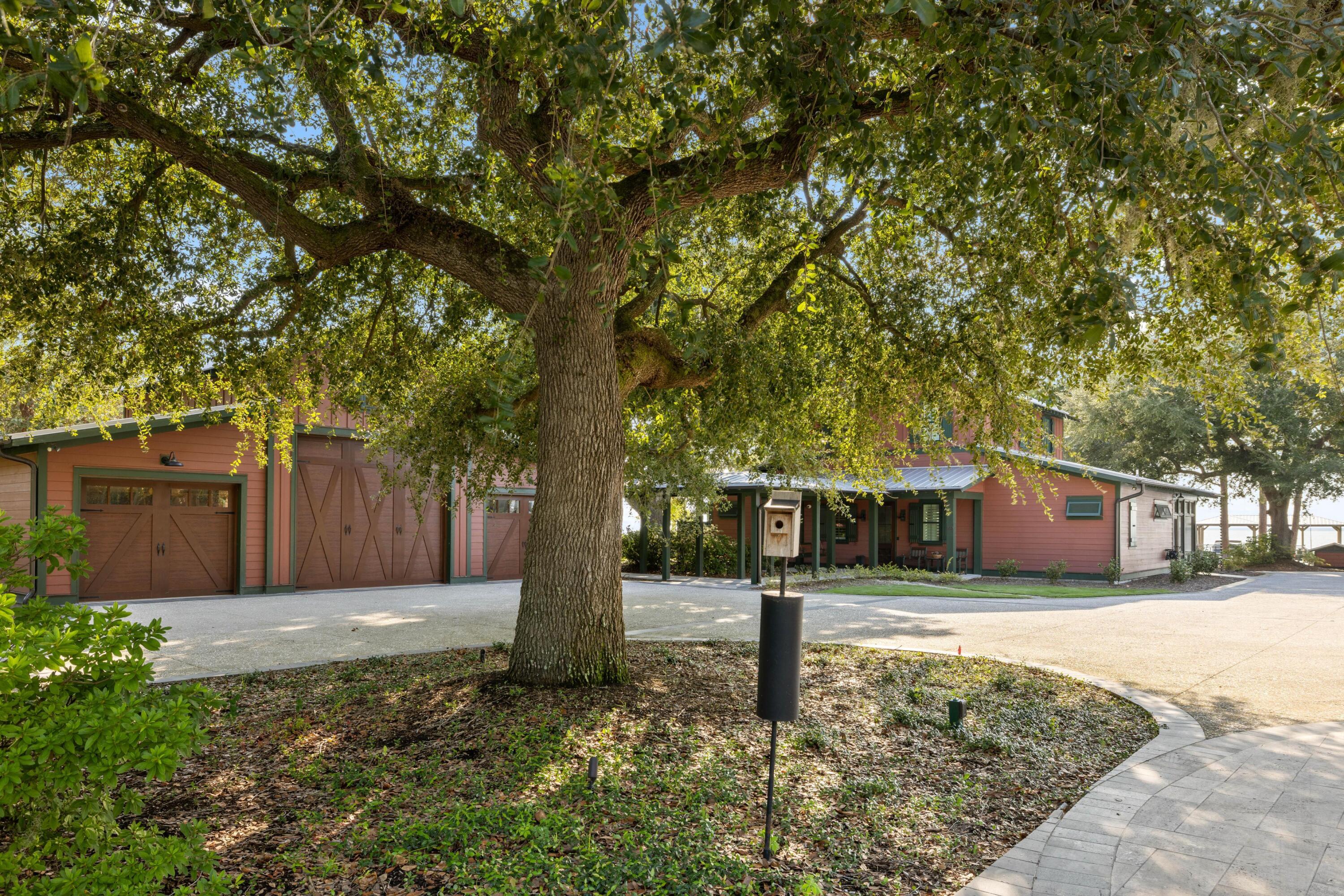 909 Butter Road Bonneau, SC 29431 - Photo 24 of 39 Carriage House Garage