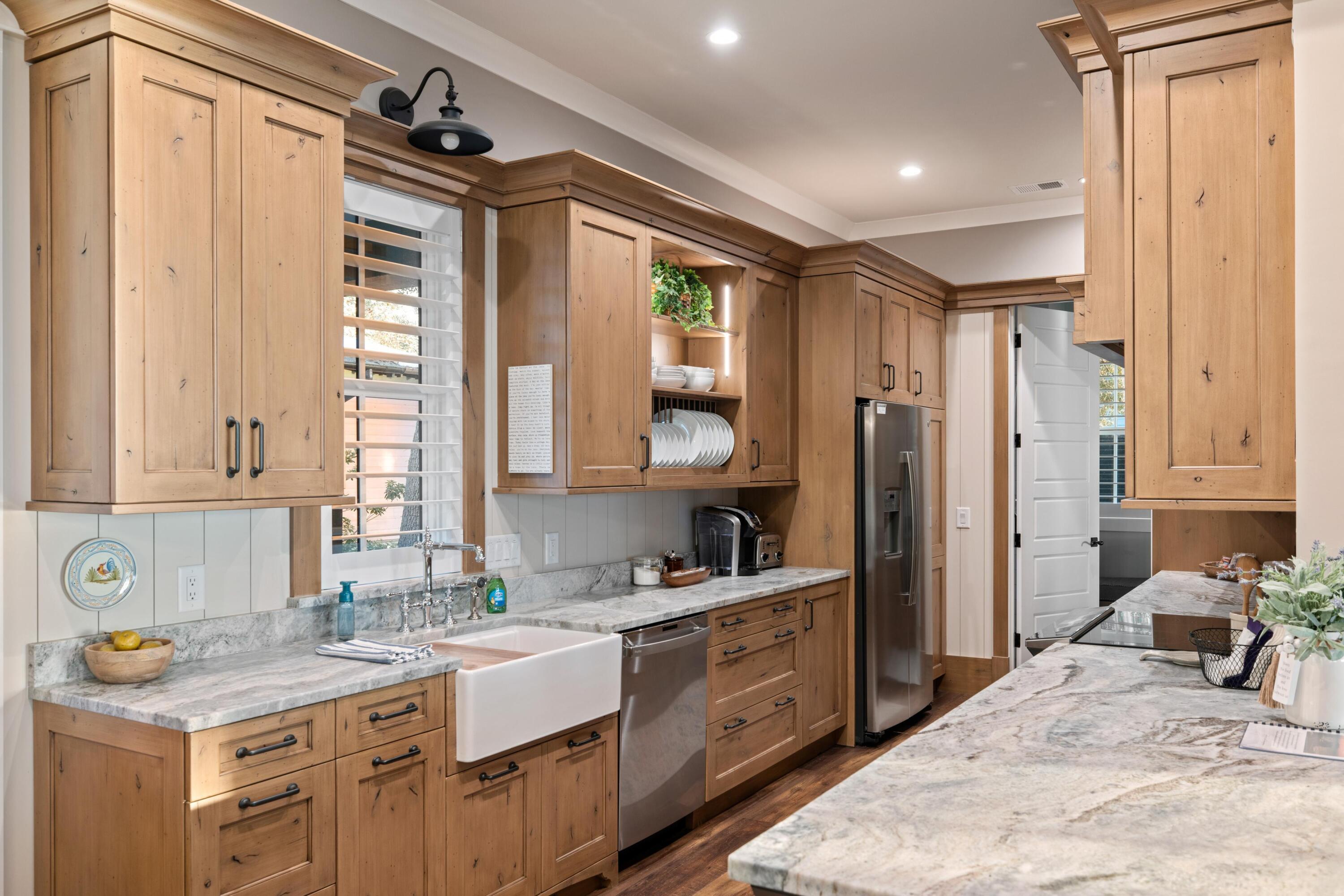 909 Butter Road Bonneau, SC 29431 - Photo 5 of 39 Fully equipped Kitchen