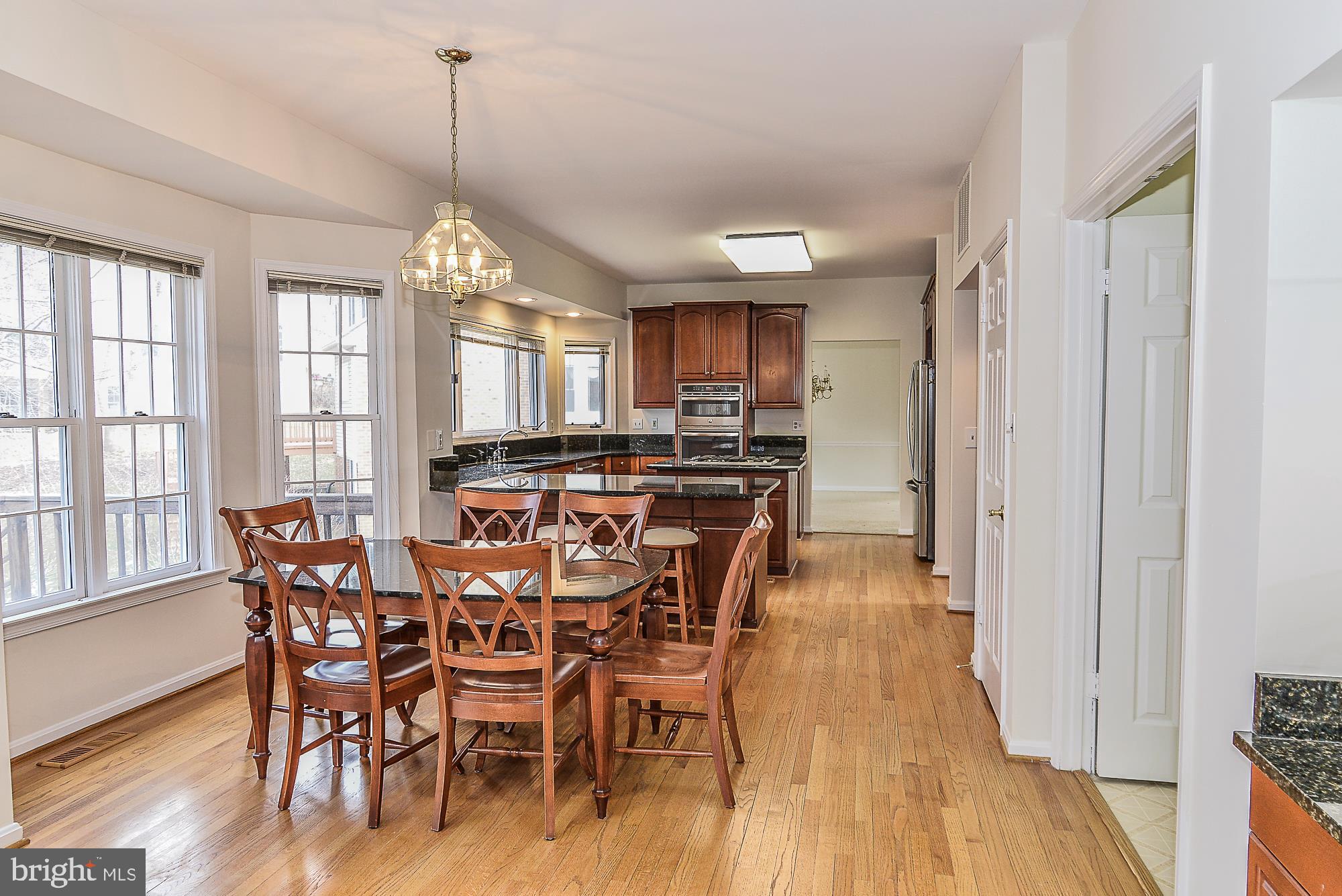 4412 Nuttall Road Fairfax, VA 22032 - Photo 13 of 32 Breakfast room with bay window