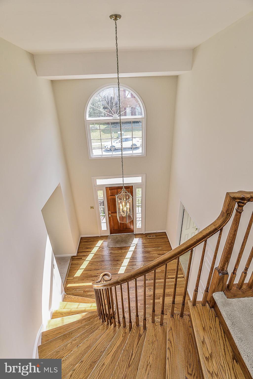 4412 Nuttall Road Fairfax, VA 22032 - Photo 16 of 32 2 story entry foyer with atrium window