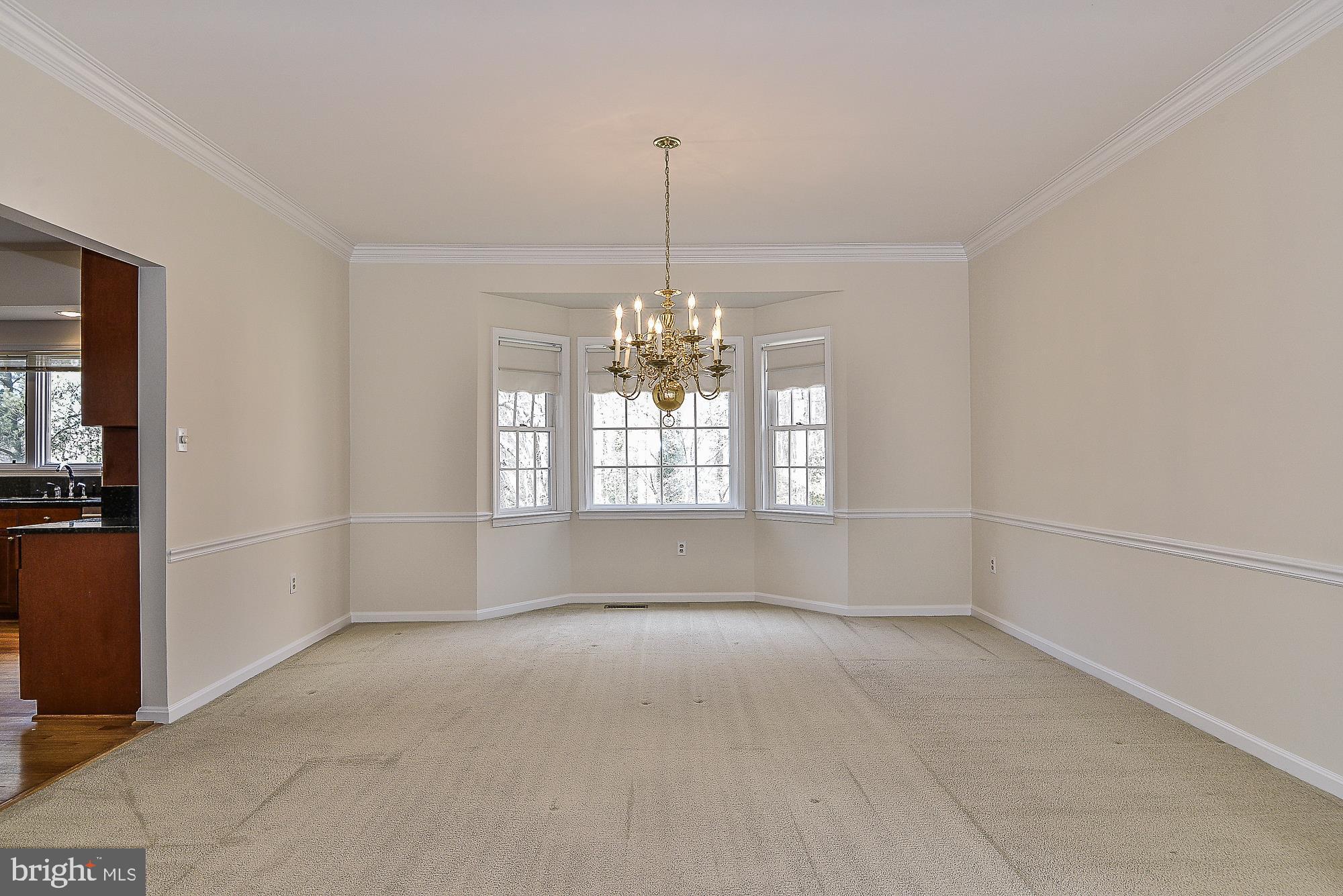 4412 Nuttall Road Fairfax, VA 22032 - Photo 6 of 32 Banquet size dining room with bay window