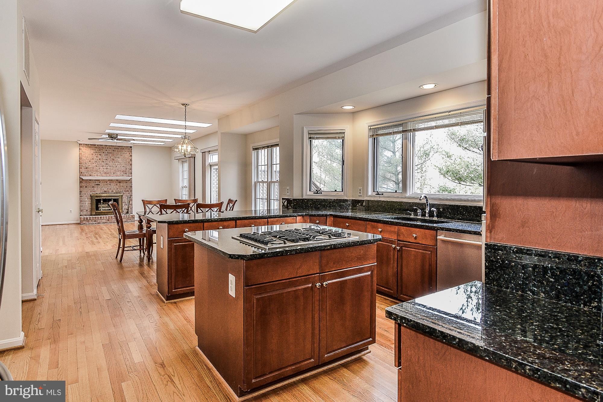 4412 Nuttall Road Fairfax, VA 22032 - Photo 9 of 32 Updated kitchen!
