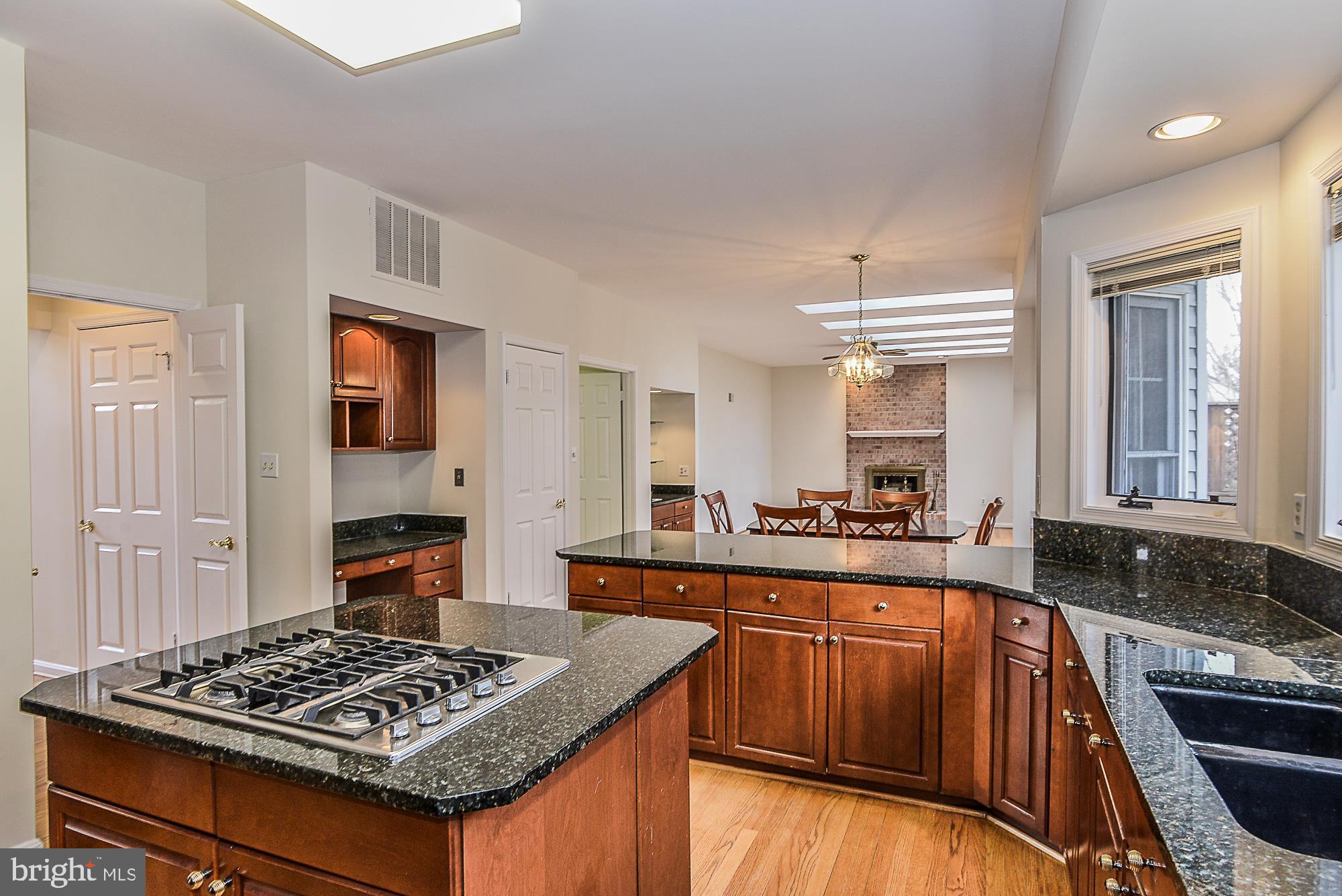 4412 Nuttall Road Fairfax, VA 22032 - Photo 10 of 32 Large center island with gas cooktop