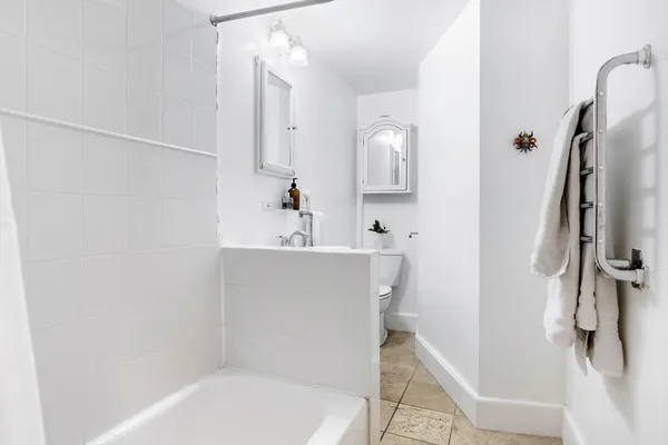 $4,500 | 61 West Cedar Street, Unit FURNISHED, Boston, MA 02114