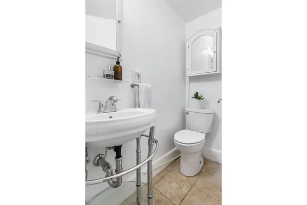 $4,500 | 61 West Cedar Street, Unit FURNISHED, Boston, MA 02114