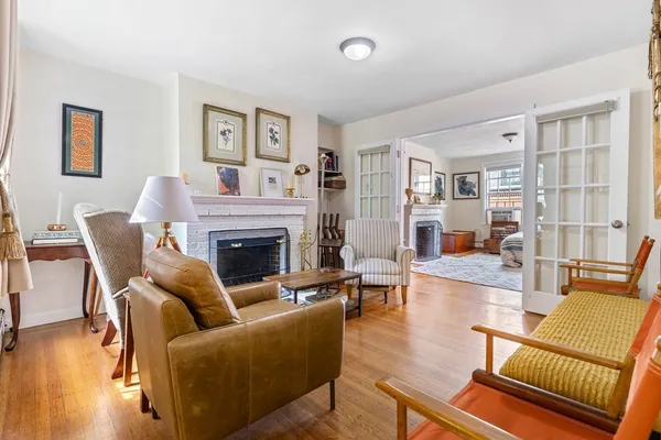 $4,500 | 61 West Cedar Street, Unit FURNISHED, Boston, MA 02114