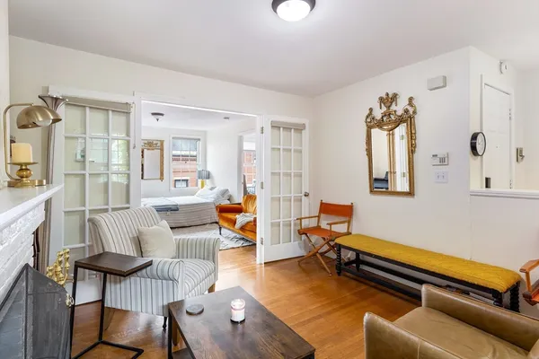 $4,500 | 61 West Cedar Street, Unit FURNISHED, Boston, MA 02114
