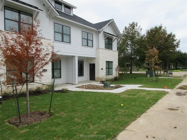 $2,500 | 2104 Crescent Pointe Parkway, College Station, TX 77845