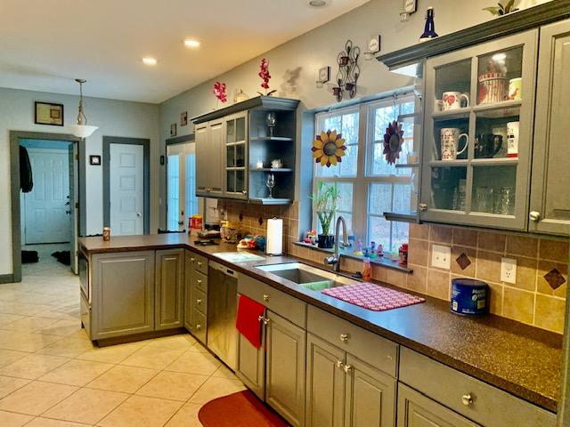1595 Hendon Road Soddy Daisy, TN 37379 - Photo 2 of 20 Kitchen