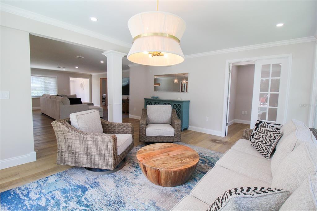 691 Russell Street Longboat Key, FL 34228 - Photo 33 of 38
