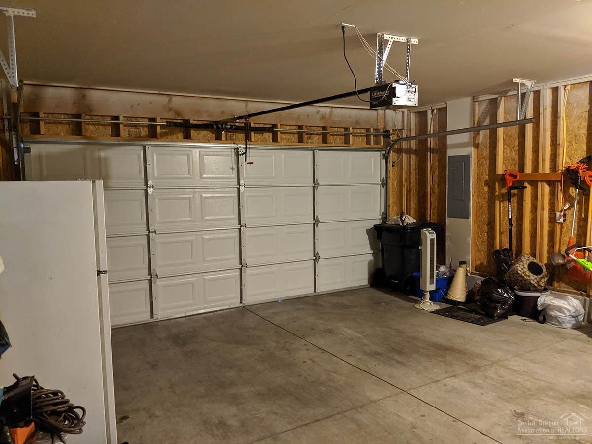 20121 Hawes Lane Bend, OR 97702 - Photo 15 of 15 Additional Photo