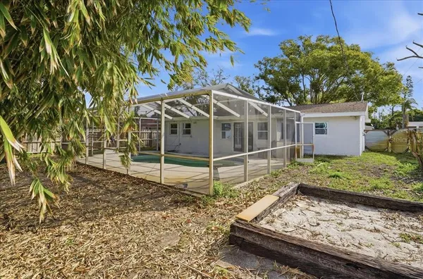 $3,600 | 5897 5th Street South, St. Petersburg, FL 33705