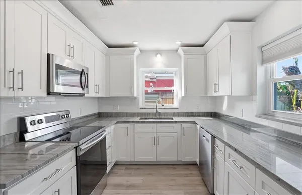 $3,600 | 5897 5th Street South, St. Petersburg, FL 33705