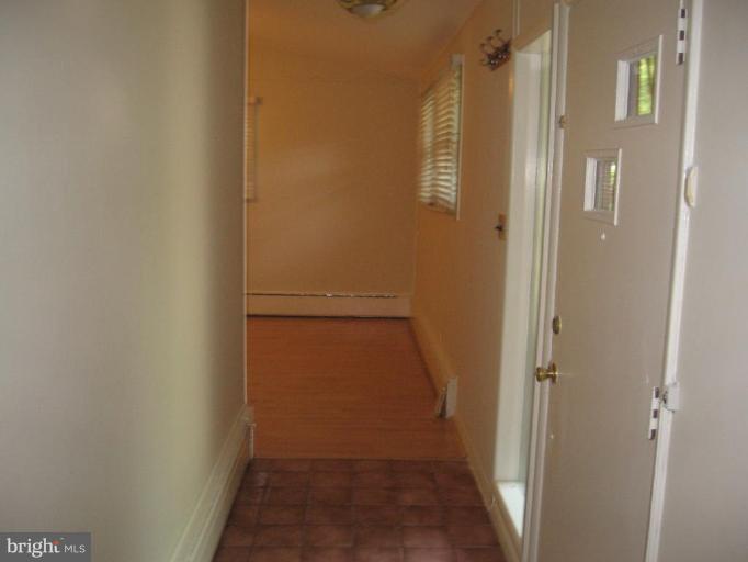 2820 Taney Road Baltimore, MD 21209 - Photo 5 of 21 Entrance / Foyer
