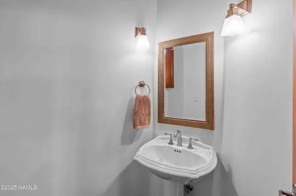 $3,300,000 | 150 East E Flat, Flagstaff, AZ 86001