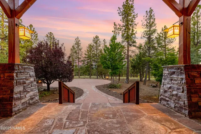 $3,499,999 | 150 East E Flat, Flagstaff, AZ 86001