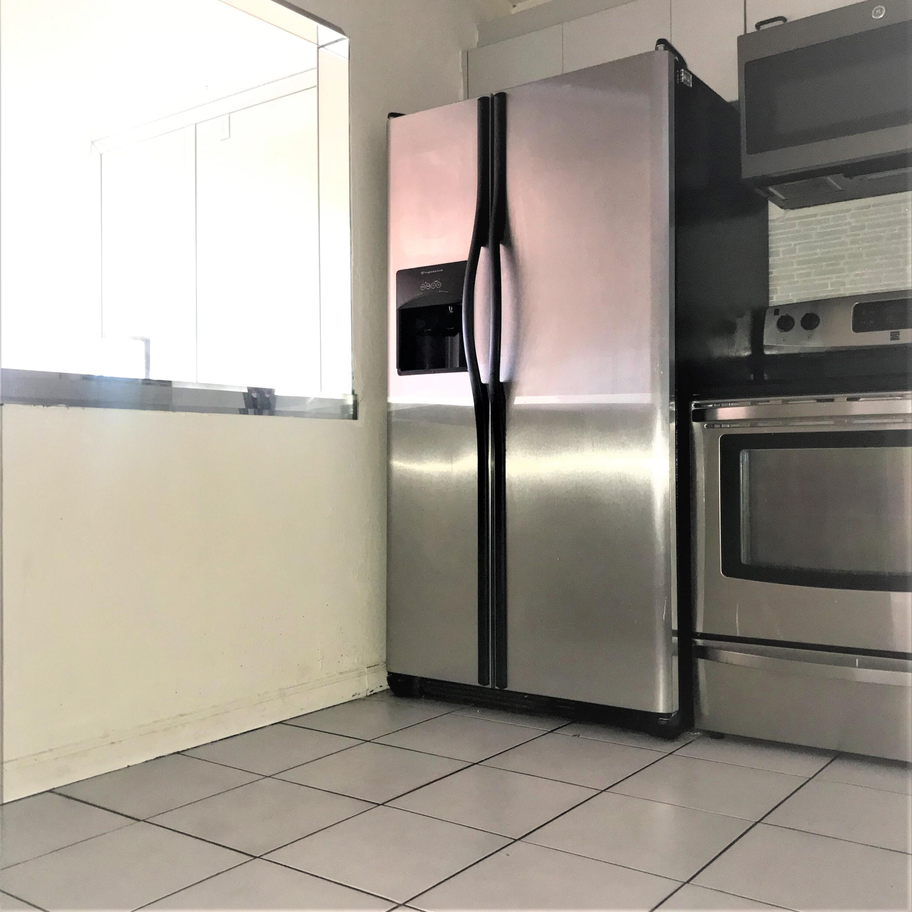 9355 Southwest 8th Street, Unit 325 Boca Raton, FL 33428 - Photo 55 of 112 kitchen five