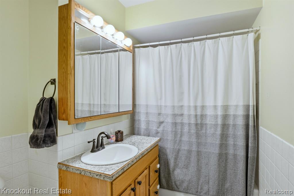 4256 Emerald Road Bridgeport, MI 48722 - Photo 27 of 47 Gallery Image 27