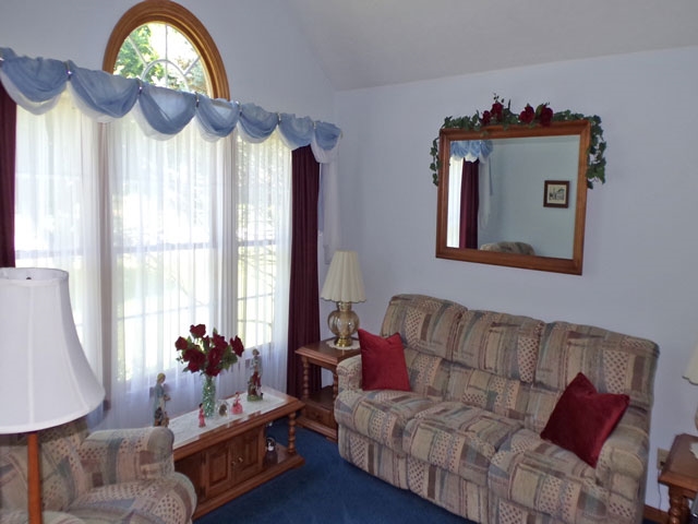 806 Quail Ridge Circle Vincennes, IN 47591 - Photo 4 of 22 Gallery Image 4