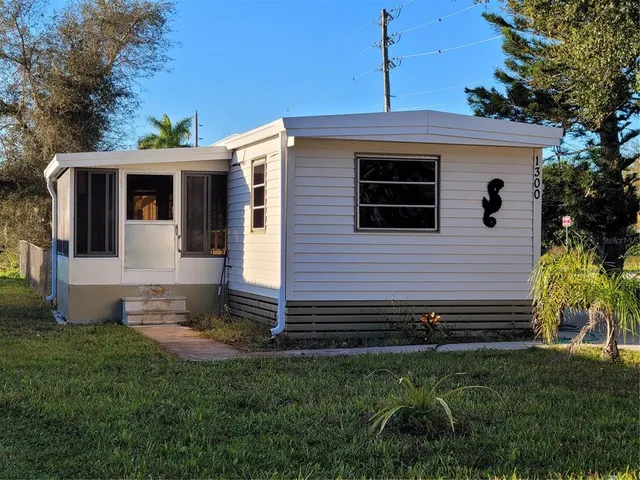 $1,200 | 1300 Seahorse Lane, Englewood, FL 34224