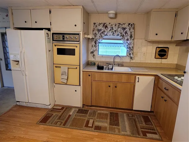 $1,200 | 1300 Seahorse Lane, Englewood, FL 34224