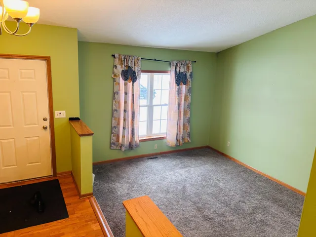 $408,999 | 5187 Heath Avenue North, Oakdale, MN 55128