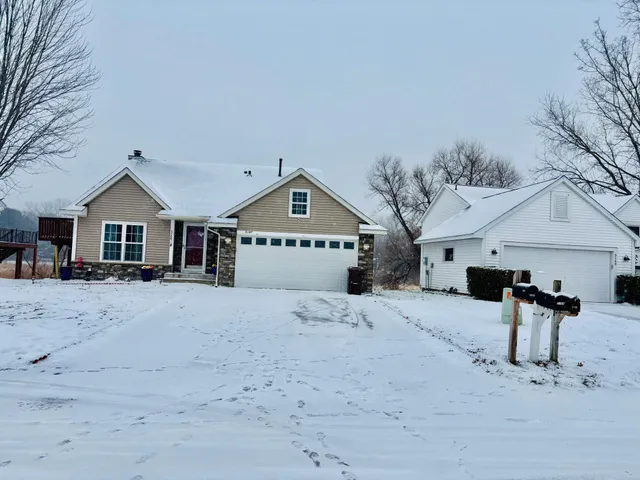$408,999 | 5187 Heath Avenue North, Oakdale, MN 55128
