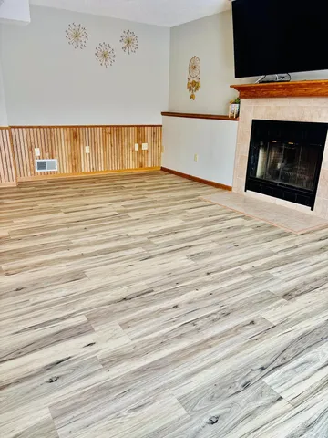 $408,999 | 5187 Heath Avenue North, Oakdale, MN 55128