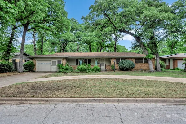 $275,000 | 1511 Tulip Drive, Arlington, TX 76013