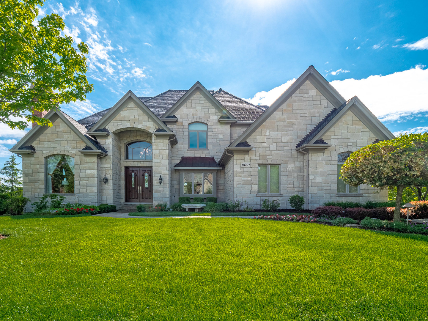 8691 Crest Court Burr Ridge, IL 60527 - Photo 1 of 78