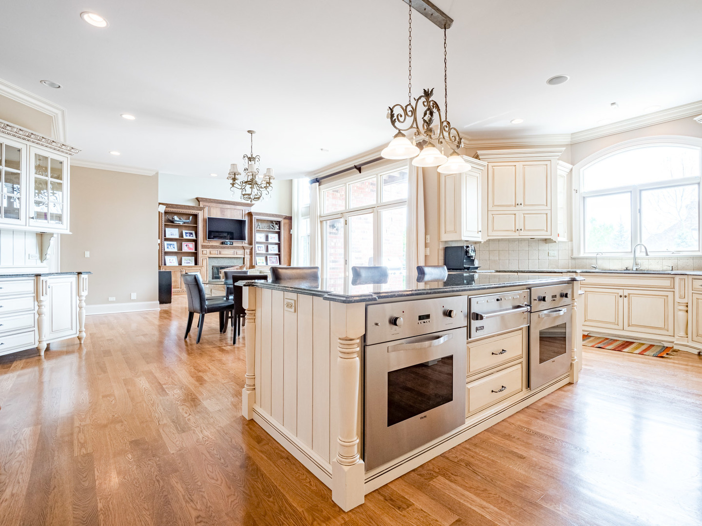 8691 Crest Court Burr Ridge, IL 60527 - Photo 21 of 78