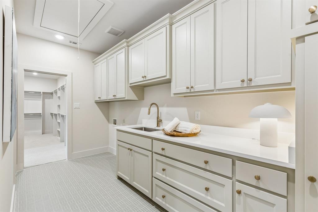 508 Copper Ridge Drive Richardson, TX 75080 - Photo 22 of 40 Laundry room, connects to primary closet