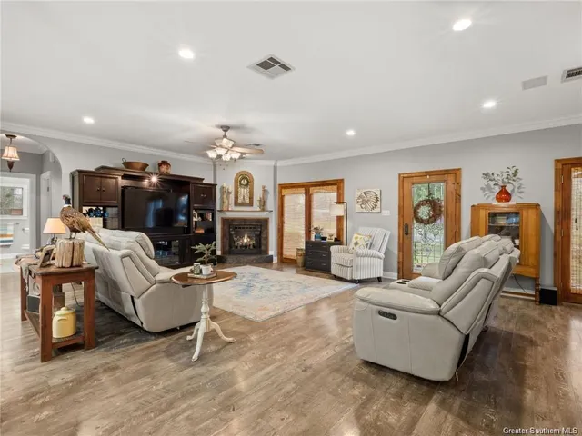 $470,000 | 600 North Overton Street, Dequincy, LA 70633