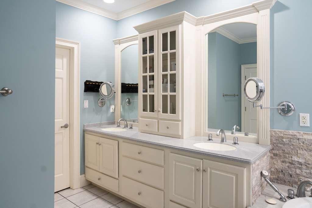 21 River Pine Drive Southwest Rome, GA 30165 - Photo 37 of 64 a bathroom with double sink and a mirror