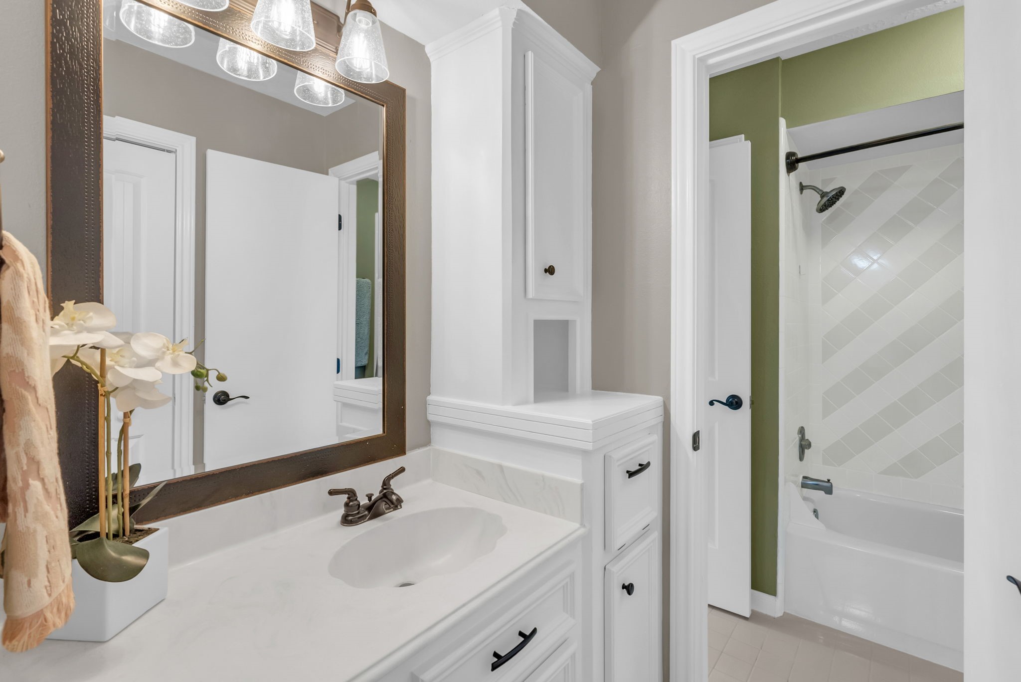 6034 Oak Creek Lane Spring, TX 77379 - Photo 28 of 42 Full Bathroom just off of the Secondary Bedroom & Game Room! 6034 Oak Creek Ln., Spring, TX 77379