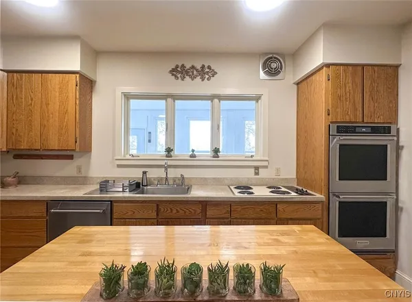 $679,900 | 7513 Glass Factory Road, Trenton, NY 13354