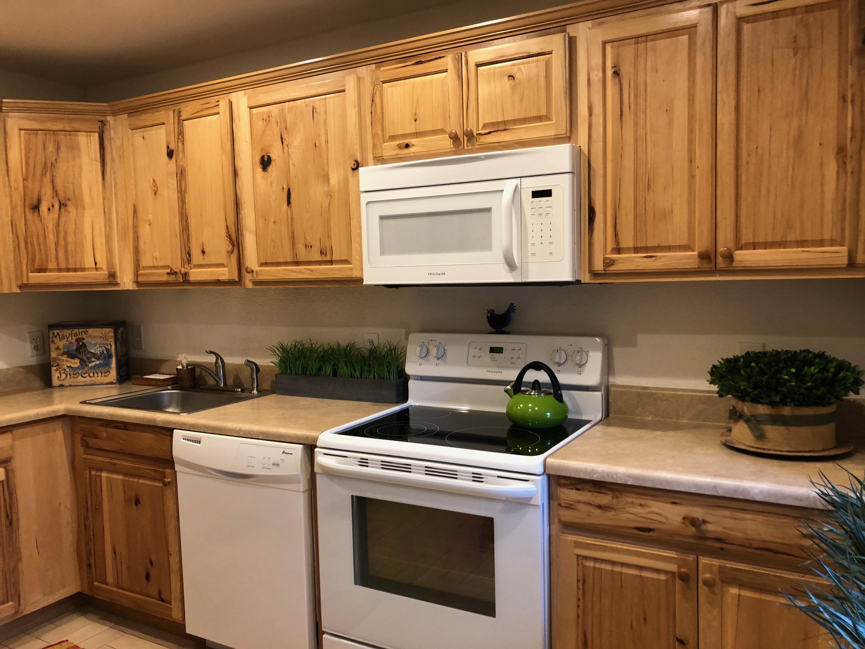 9290 Vista Del Lago, Unit 11C Boca Raton, FL 33428 - Photo 9 of 27 Kitchen