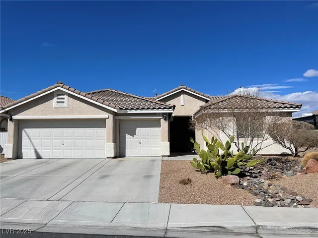 $2,350 | 92 Whitetail Archery Avenue, North Las Vegas, NV 89084