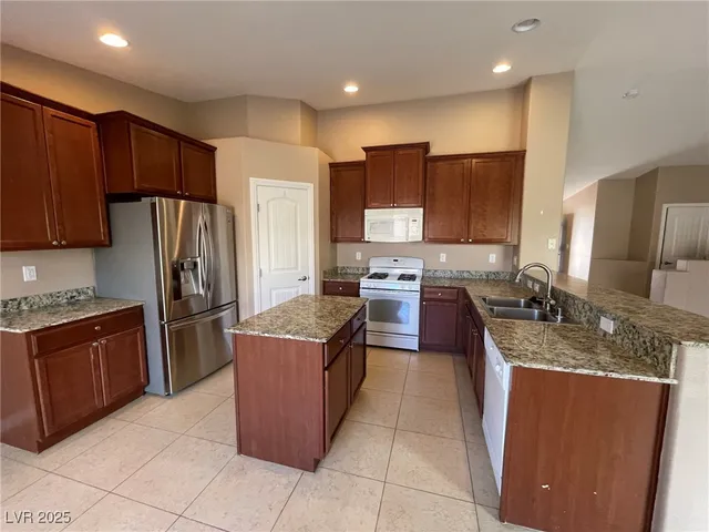 $2,350 | 92 Whitetail Archery Avenue, North Las Vegas, NV 89084