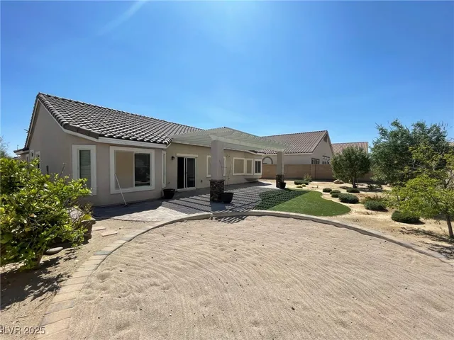 $2,350 | 92 Whitetail Archery Avenue, North Las Vegas, NV 89084