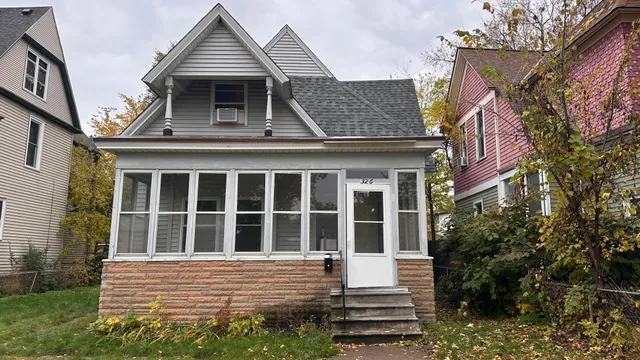 $230,000 | 326 West Fuller Avenue, St. Paul, MN 55103