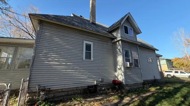 $230,000 | 326 West Fuller Avenue, St. Paul, MN 55103