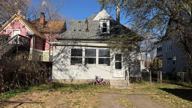 $230,000 | 326 West Fuller Avenue, St. Paul, MN 55103