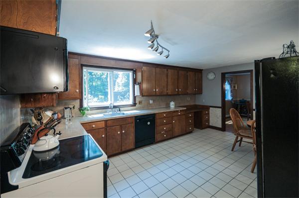 27 Timber Lane Topsfield, MA 01983 - Photo 8 of 26 Gallery Image 8