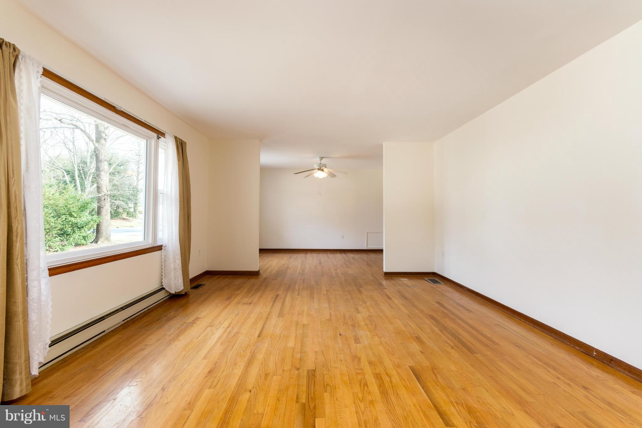 101 Tarragon Lane Edgewater, MD 21037 - Photo 5 of 30 Living Room