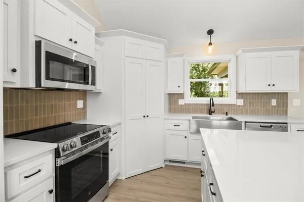 $414,900 | 1103 North Eli Lane, Warrensburg, MO 64093